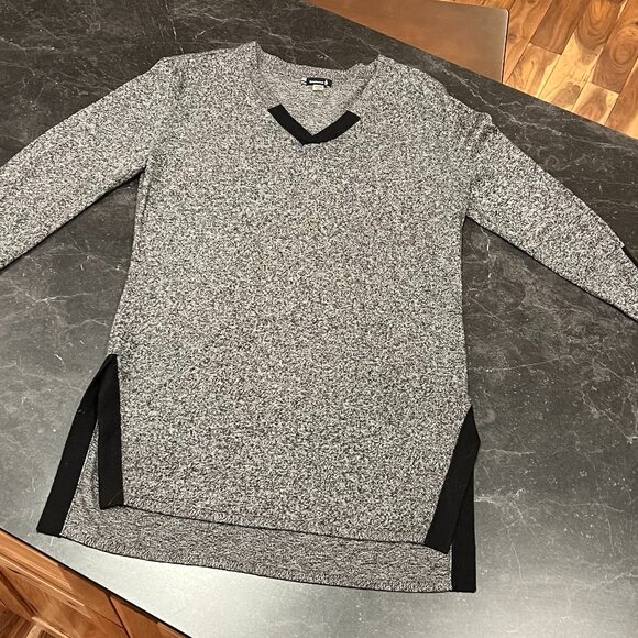 Smartwool Top - Like New - Picture 2 of 5